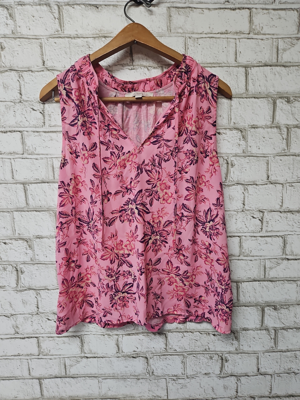 Loft Women's Pink Floral Sleeveless Blouse  V-Neck Tie Size S